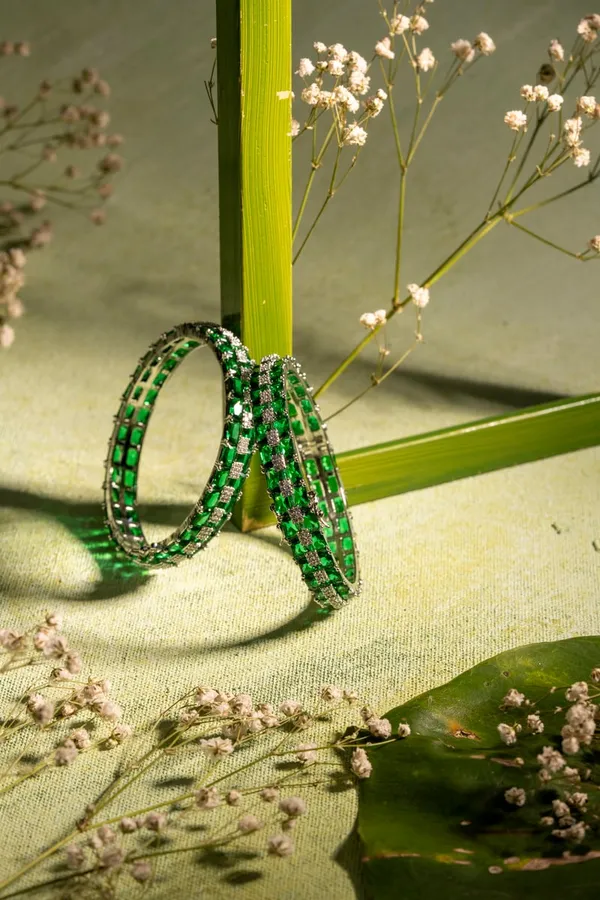 Green_And_White_Silver-Plated_Brass_Bangle_For_Women