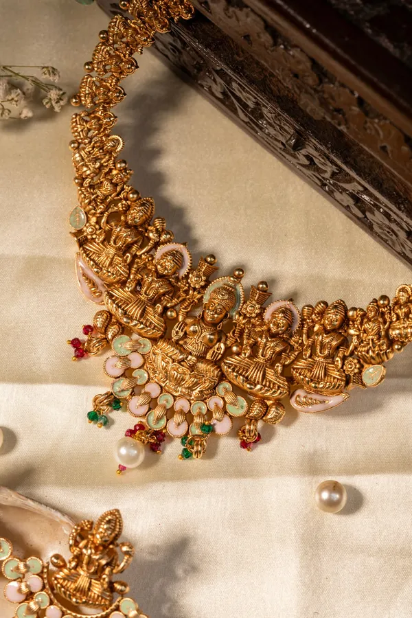 Gold_Plated_Laxmi_Temple_Necklace_Sets_For_Women