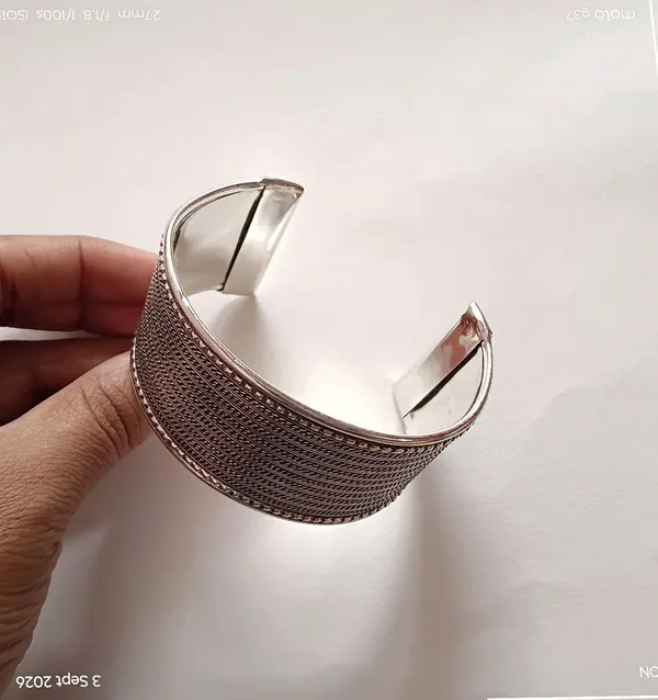 Black_Silver_Brass_Patterned_Hand_Bala_For_Women