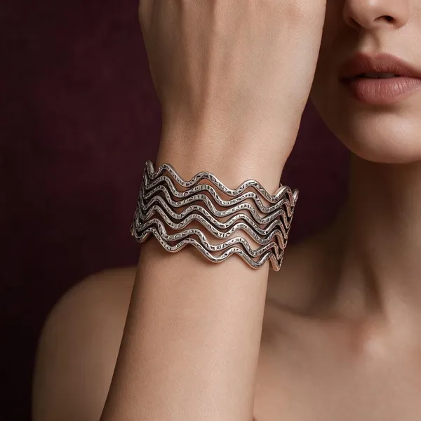 Black_Silver_Brass_Wavy_Cuff_Hand_Bala_For_Women