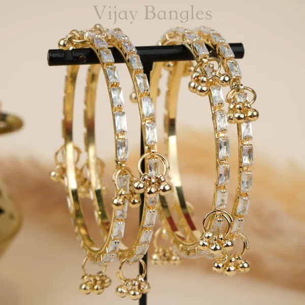 Gold_And_White_Brass_Alloy_Kashmiri_Ad_Stone_Ghungroo_Charm_Bangles_For_Women_Set_Of_4
