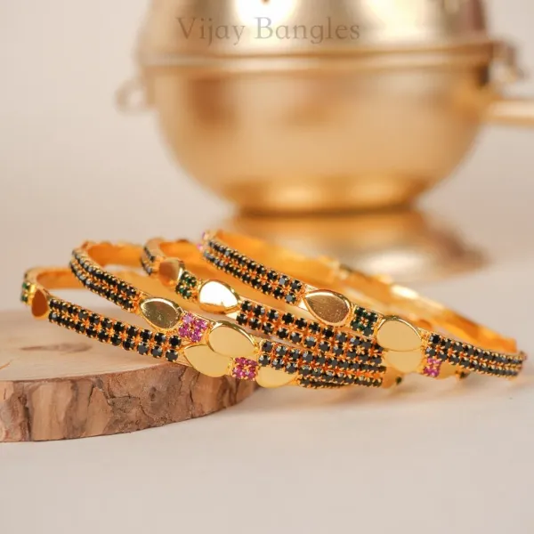 Miraya_Black_Stone_Gold_Plated_Bangles