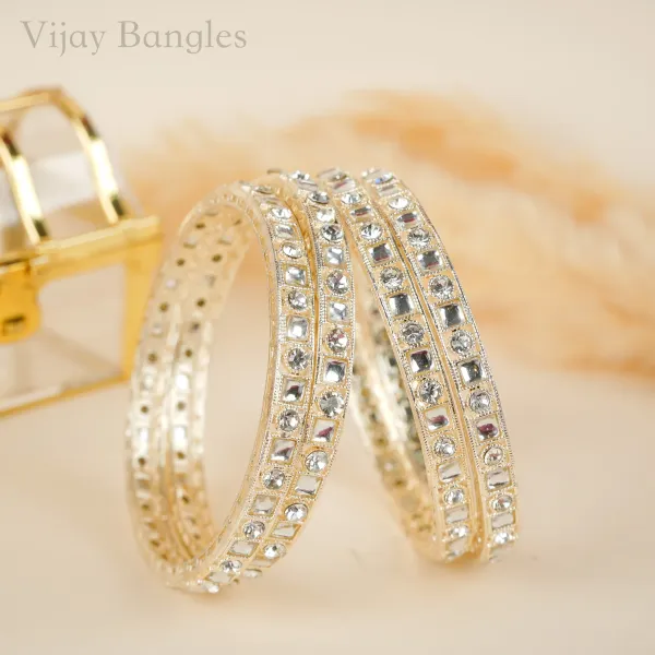 Gold_And_White_Brass_Alloy_Kundan_Traditional_Rajwadi_Bangles_For_Women_Set_Of_4