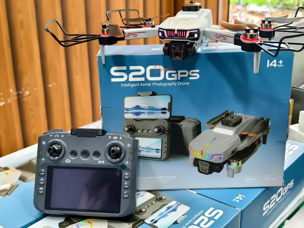 Playtastic_S20_GPS_Drone_with_Dual_HD_Camera,_Gesture_Recognition_&_Modular_Battery_Drone_()
