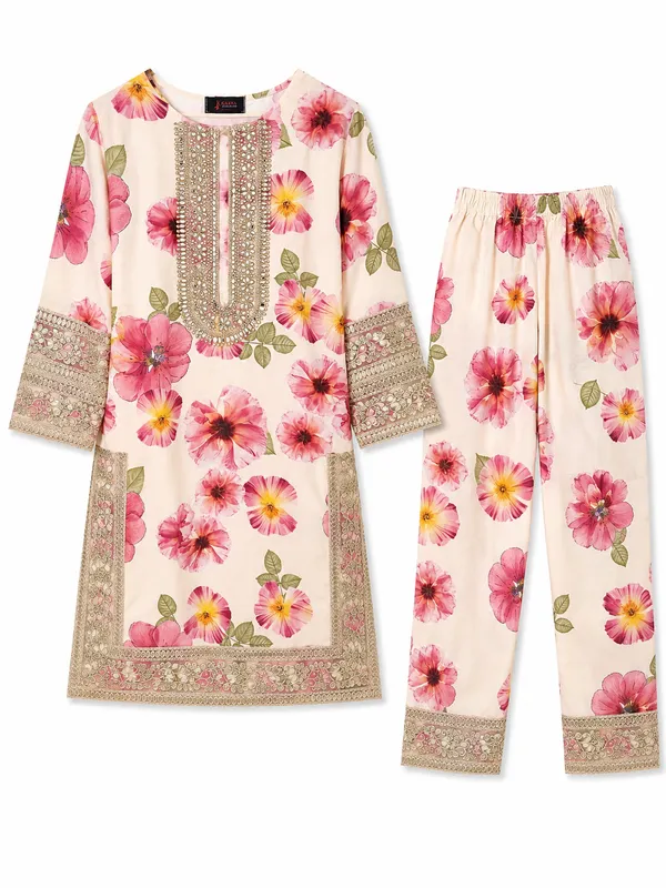 Cream_Mulmul_Cotton_Premium_Kurta_Pant_Set_For_Women