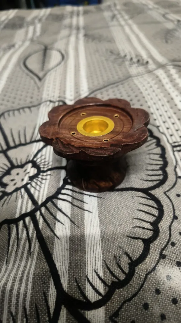 Brown_Wood_Traditional_Floral_Carved_Diya_Oil_Lamp