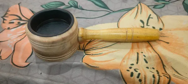 Cream_Wood_Traditional_Handled_Kitchen_Scoop