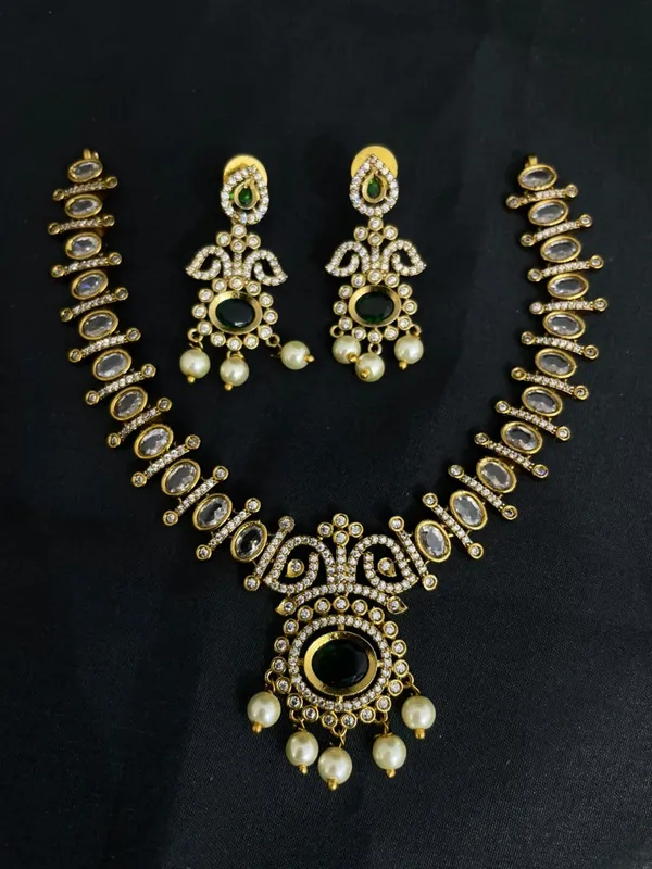 Gold_Tone_Stone_Studded_Necklace_Set_for_Women