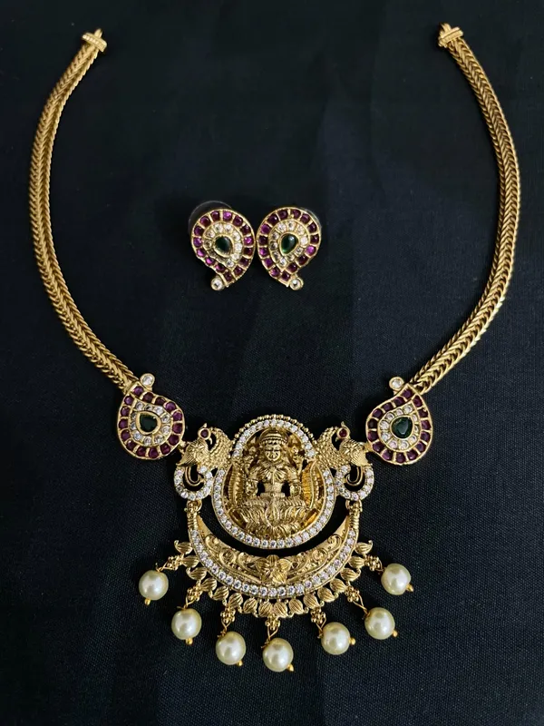 Gold_Tone_Temple_Necklace_Set_for_Women