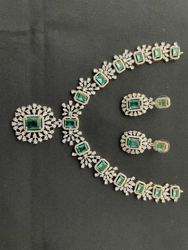 Gold_Brass_Jewellery_Set_For_Women