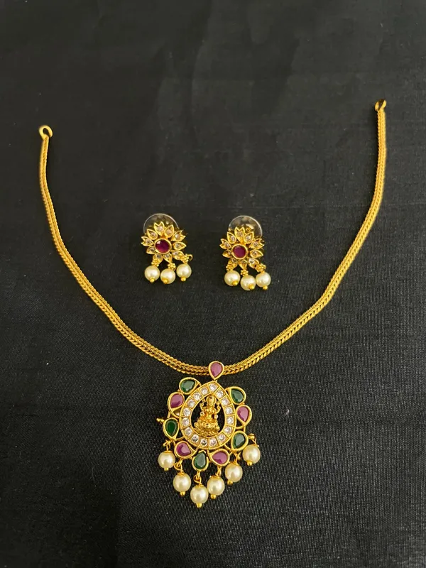 Gold_Tone_Temple_Pendant_Necklace_Set_For_Women