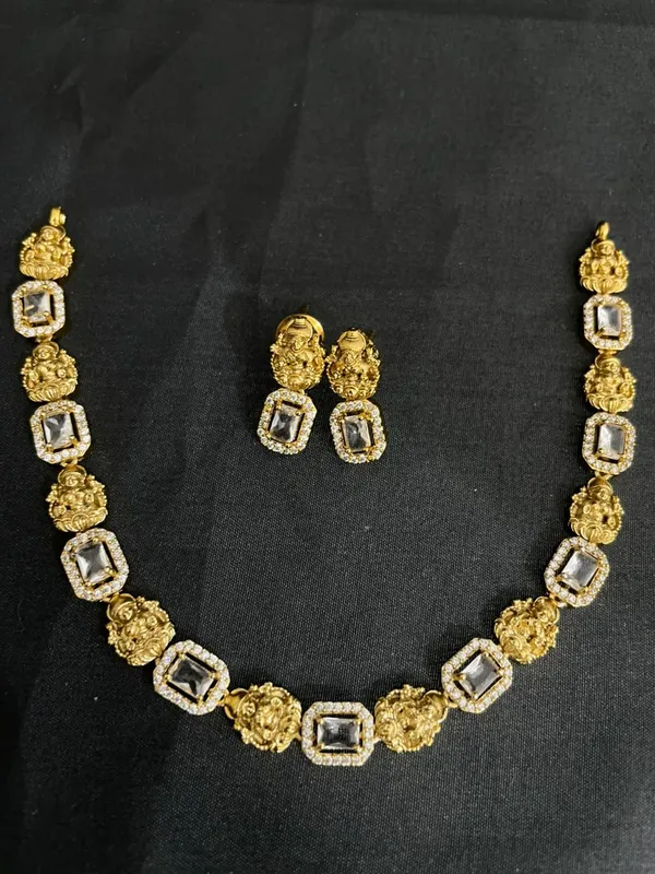 Gold_Tone_Traditional_Necklace_Set_for_Women