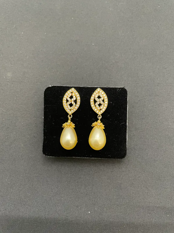Gold_Brass_Earrings_For_Women
