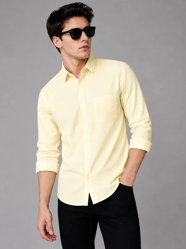 Men's_Premium_Light_Yellow_Solid_Cotton_Casual_Shirt
