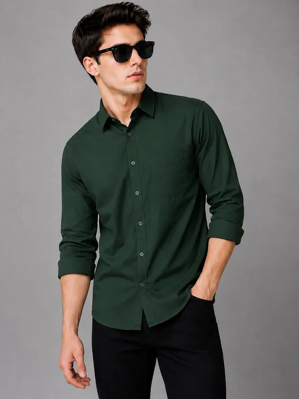 Men's_Premium_Dark_Green_Solid_Cotton_Casual_Shirt