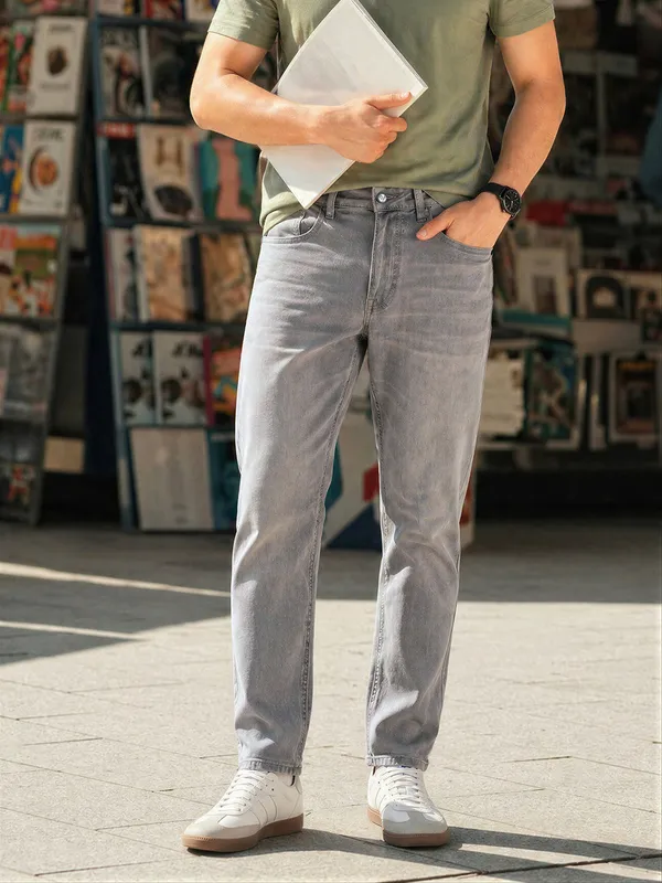 Grey_Straight_Fit_Jeans_for_Men