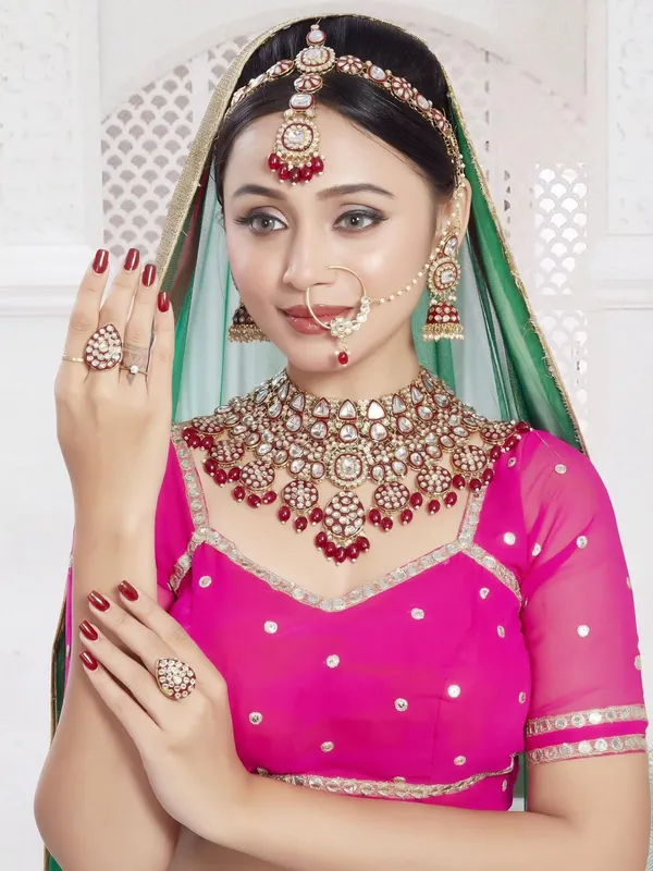 Maroon_Gold-Plated_Kundan_Pearl_Bridal_Jewellery_Set_For_Women