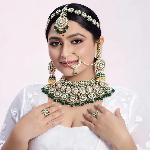 Green_Gold-Plated_Kundan_Pearl_Bridal_Jewellery_Set_For_Women