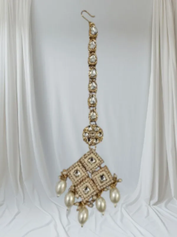White_Gold-Plated_Kundan_Pearl_Bridal_Jewellery_Set_For_Women
