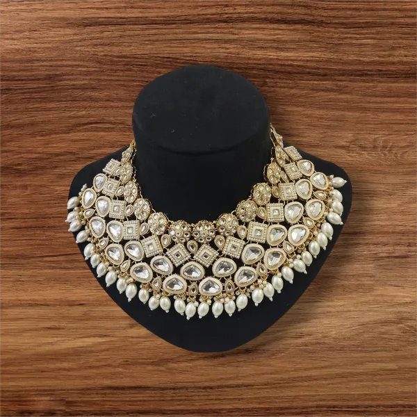 White_Gold-Plated_Kundan_Pearl_Bridal_Jewellery_Set_For_Women