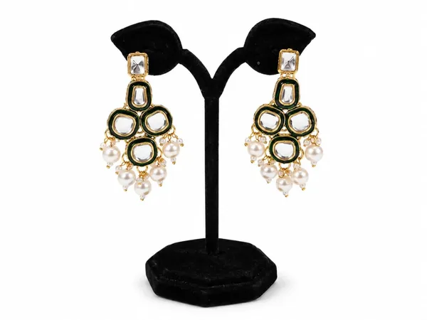 Gold_Tone_Kundan_Pearl_Necklace_And_Earrings_Set_for_Women