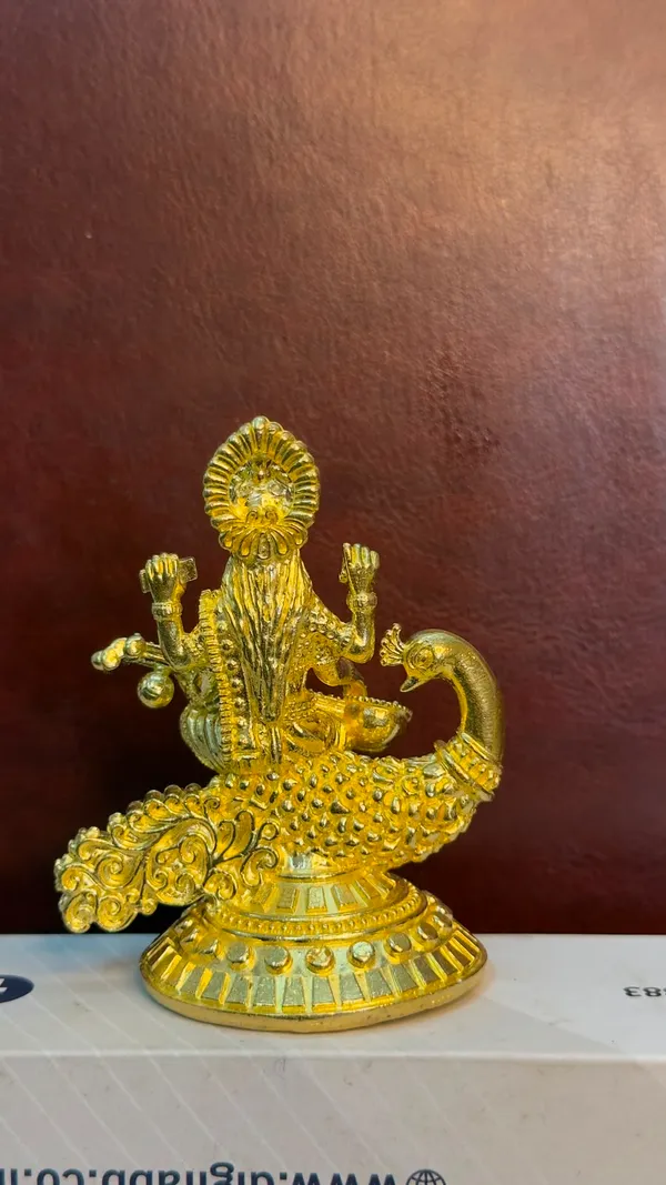 Goddess_Saraswati_Brass_Idol,_Gold_Finish