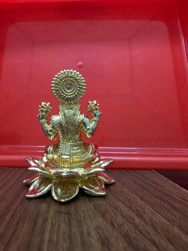 Brass_Lakshmi_Idol,_Gold_Finish
