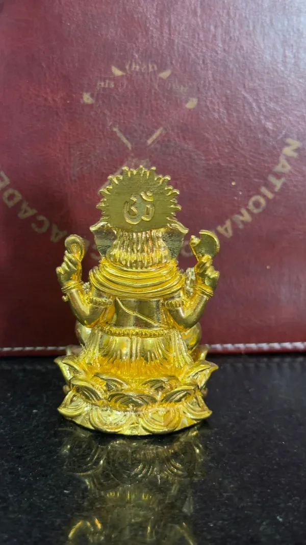 Seated_Ganesha_Brass_Idol,_Gold_Finish
