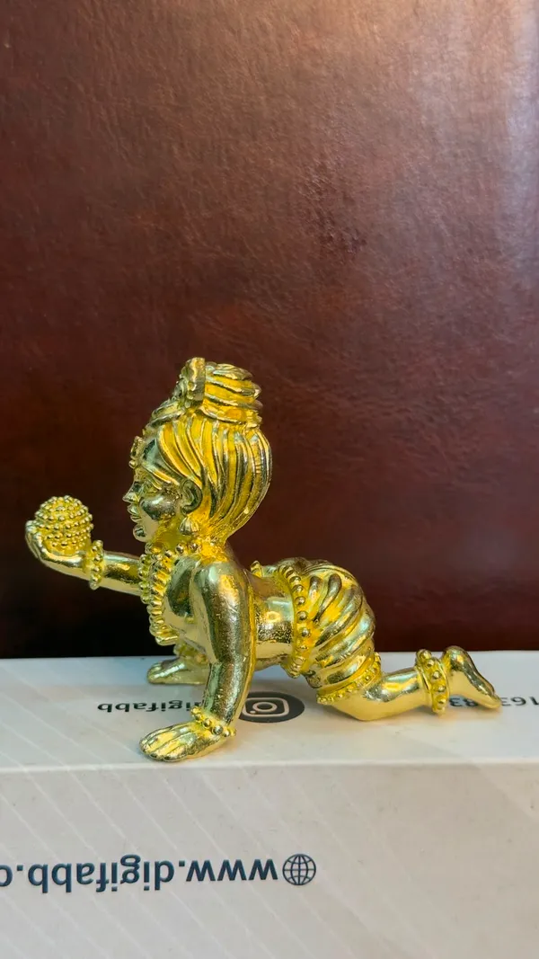Laddu_Gopal_Crawling_Krishna_-_Brass_Idol,_Gold_Finish