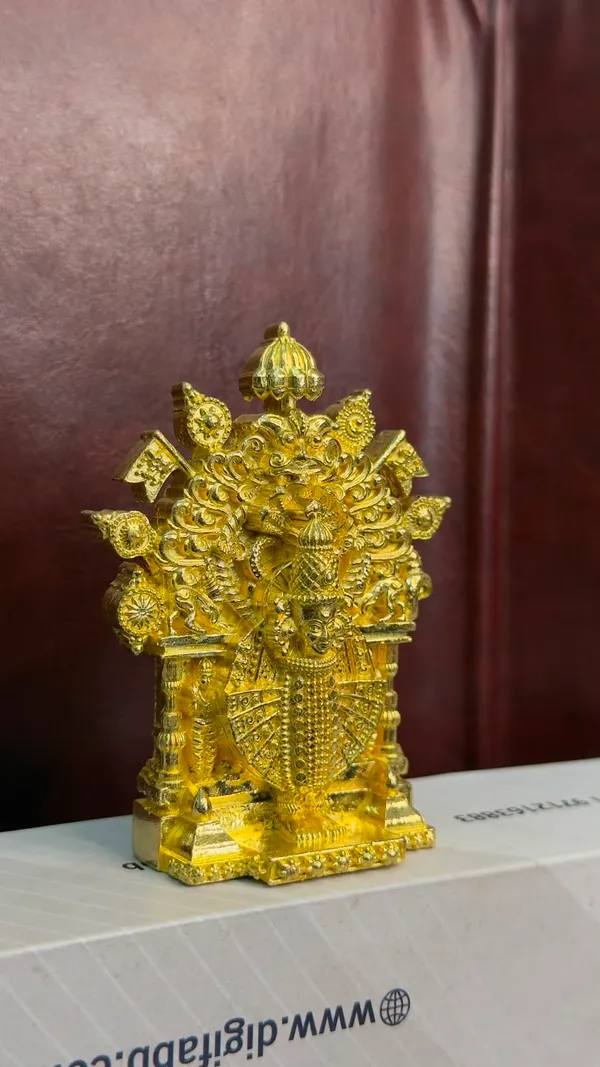 Maha_Lakshmi_Brass_Idol,_Gold_Finish