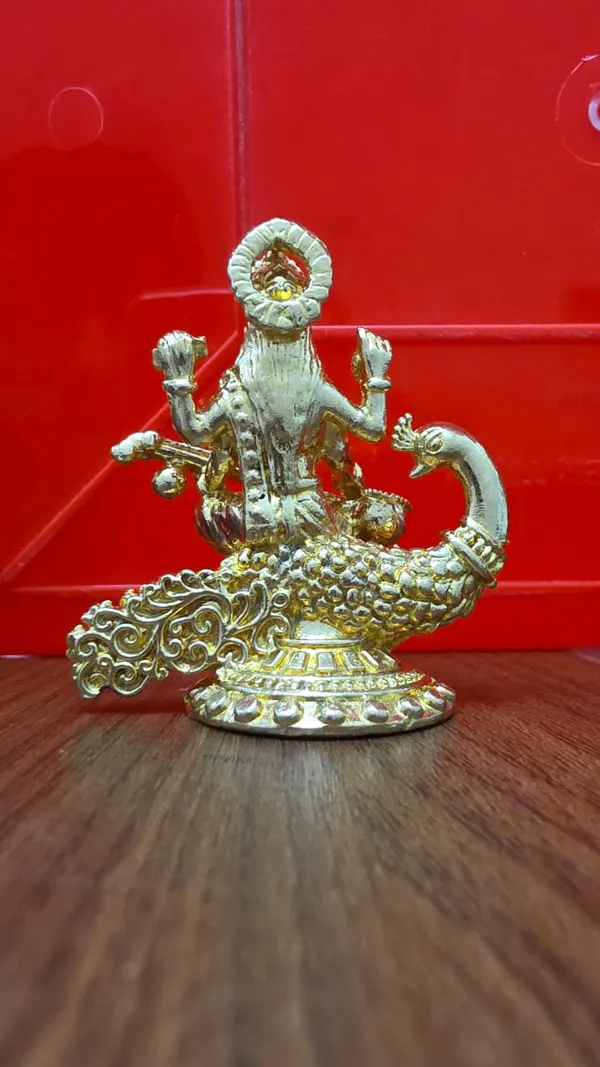 Goddess_Saraswati_Brass_Idol,_Gold_Finish