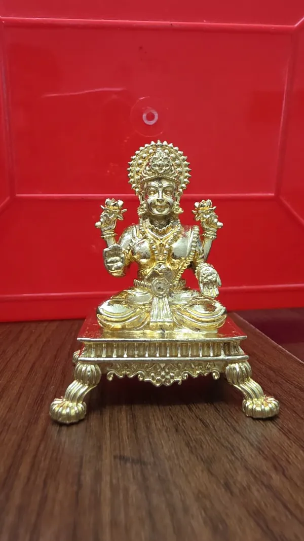 Brass_Lakshmi_Idol,_Gold_Finish