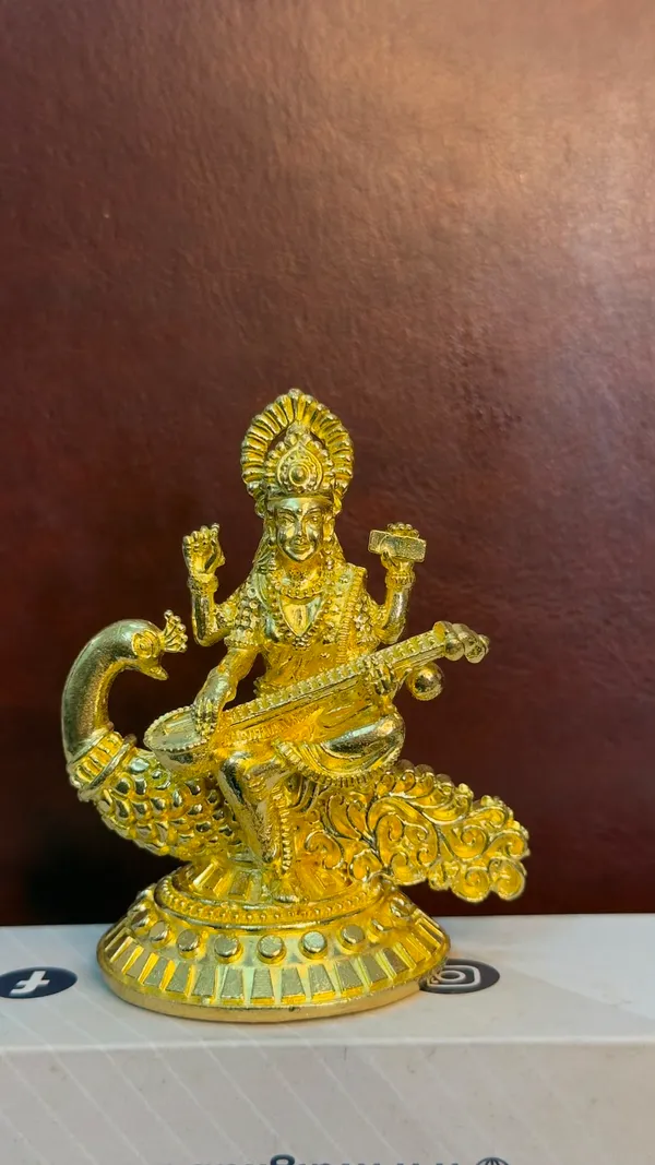 Goddess_Saraswati_Brass_Idol,_Gold_Finish