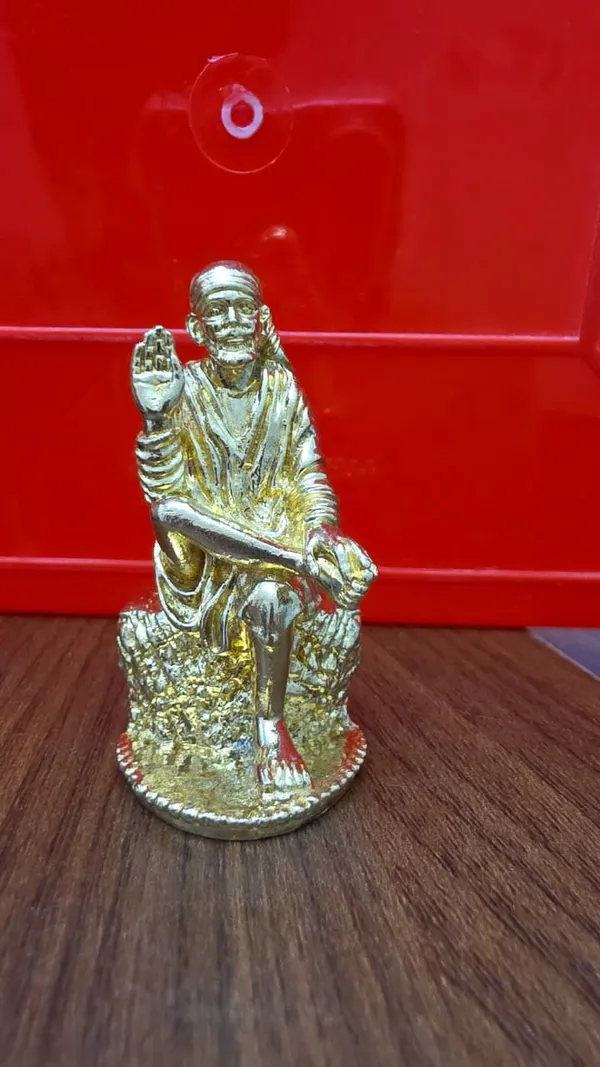 Sai_Baba_Brass_Idol,_Gold_Finish