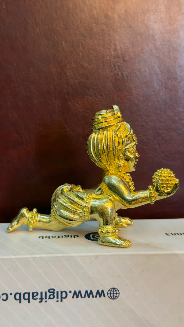 Laddu_Gopal_Crawling_Krishna_-_Brass_Idol,_Gold_Finish