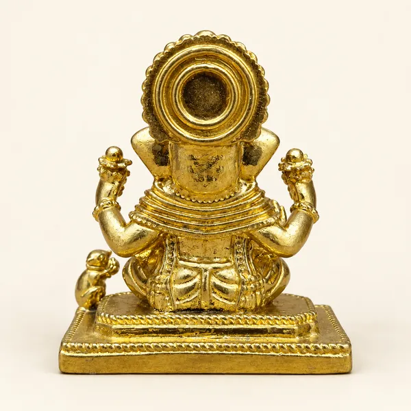 Traditional_Ganesha_Brass_Idol,_Gold_Finish