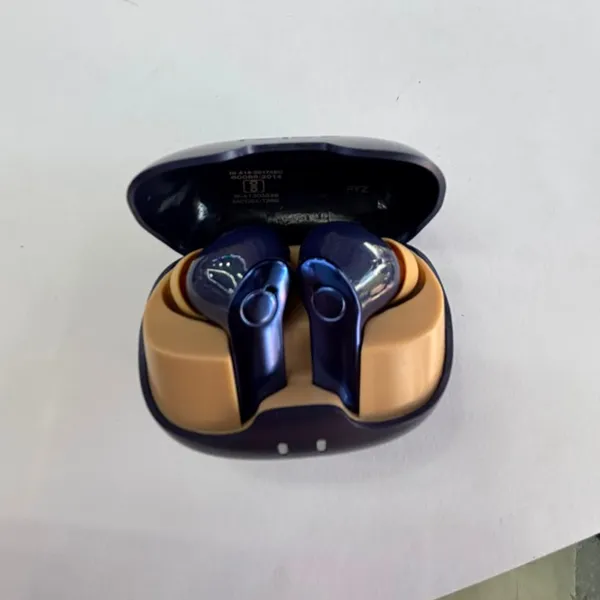 Navy_Blue_Wireless_Earbuds_With_Charging_Case