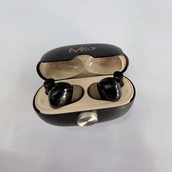 MEX_Black_Earbuds_With_Charging_Case