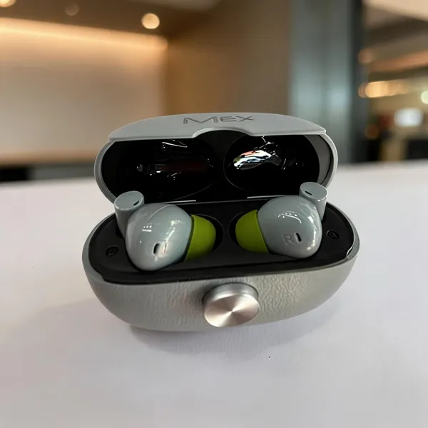 Mex_True_Wireless_Earbuds_With_Charging_Case