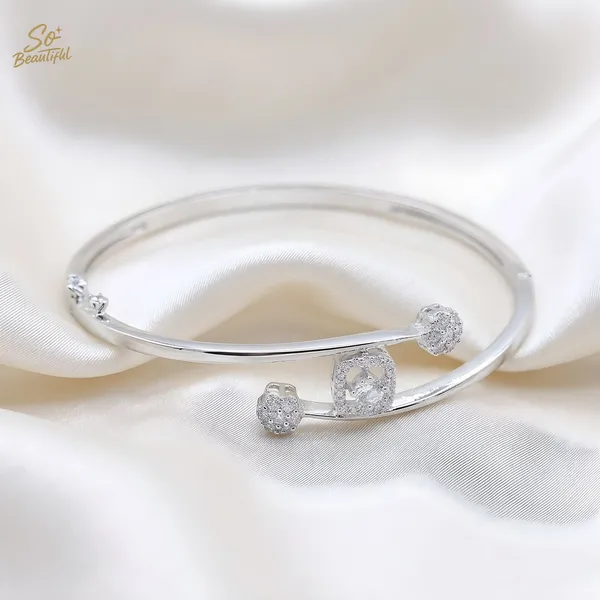 Silver_Brass_And_Silver_Plated_Cuff_Bangle_For_Women