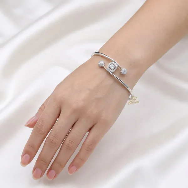 Silver_Brass_And_Silver_Plated_Cuff_Bangle_For_Women