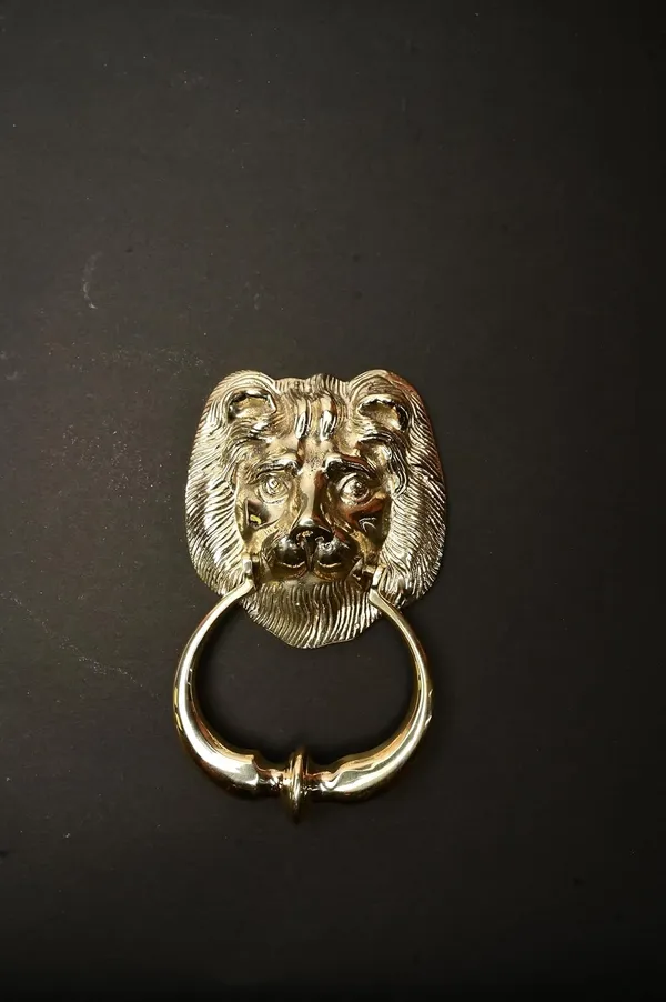 Lion_Faced_Door_Knocker_–_Traditional_Style_Door_Accessory_for_Front_Door,_Gate,_or_Entrance_Décor,_Suitable_for_Home_and_Office_Use
