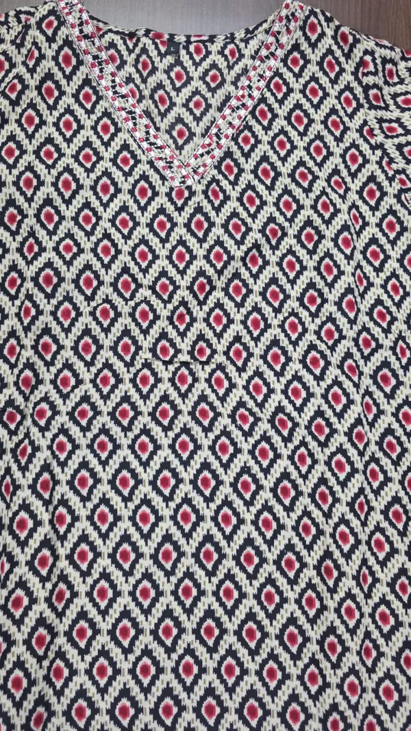 Black_Geometric_Print_Straight_Kurta_for_Women_&_Girls