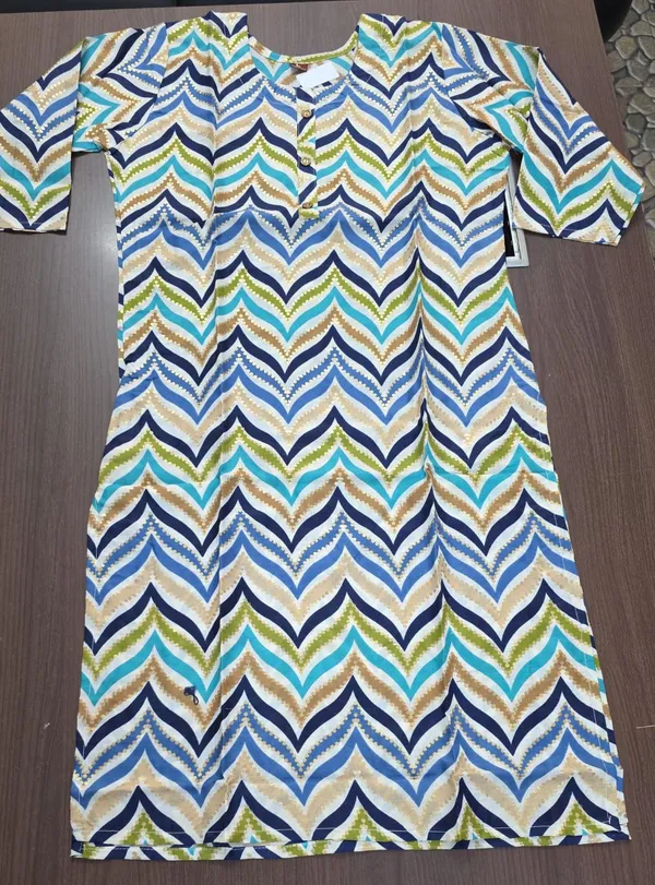 Multicolor_Chevron_Print_Straight_Kurta_Pant_set_for_Women_&_Girls