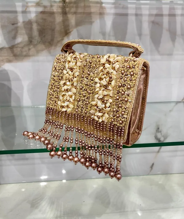 Nameen_Rust_Gold
