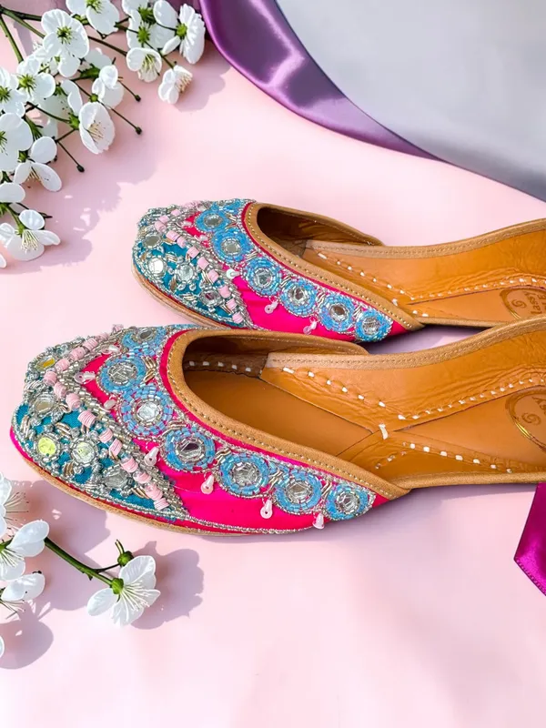 Magenta_&_Firozi_Leather_Jutti_For_Women