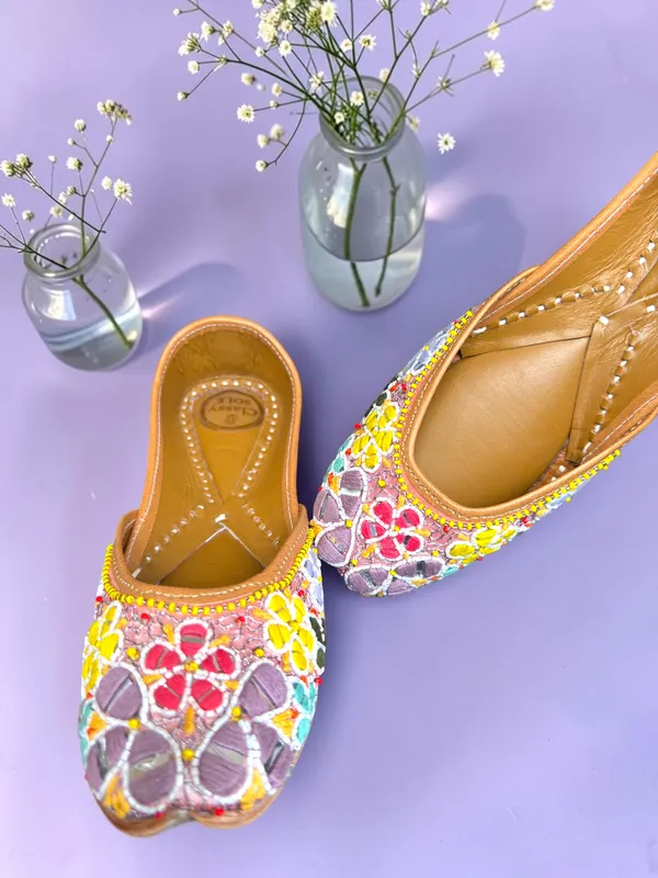 Multicolor_Leather_Jutti_For_Women