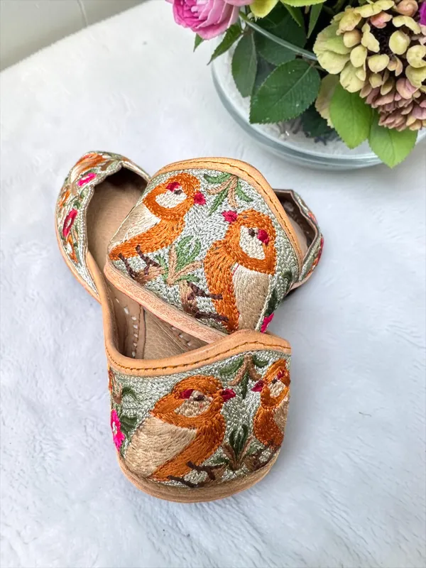 Begum_Jutti_Multi_shade_Leather_with_Zari_Women