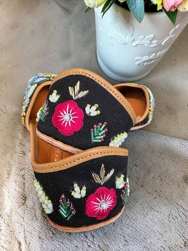 Dilruba_Jutti_Black_Multi_Leather_Women