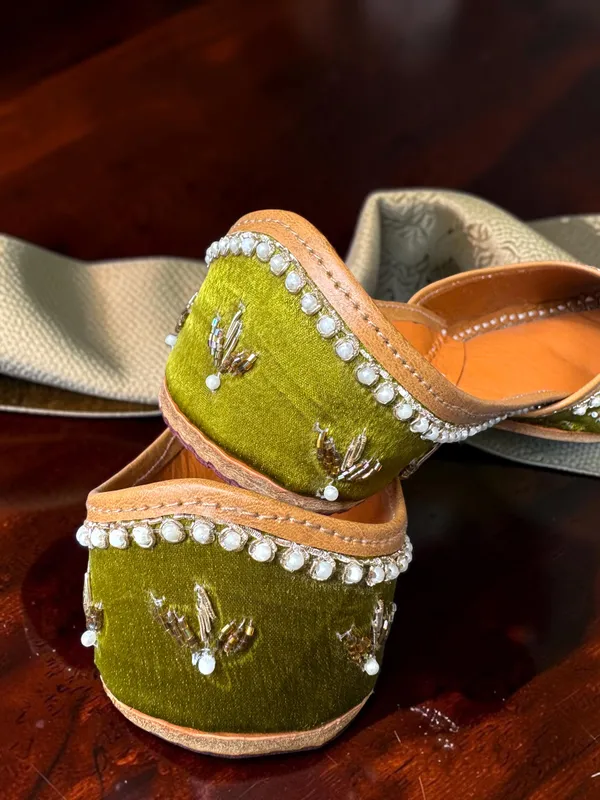 Naazneen_Jutti_Green_Leather_Women